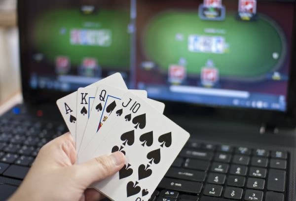 Studio Speed Roulette sinar 303 dengan dealer profesional dan roda roulette berkualitas tinggi